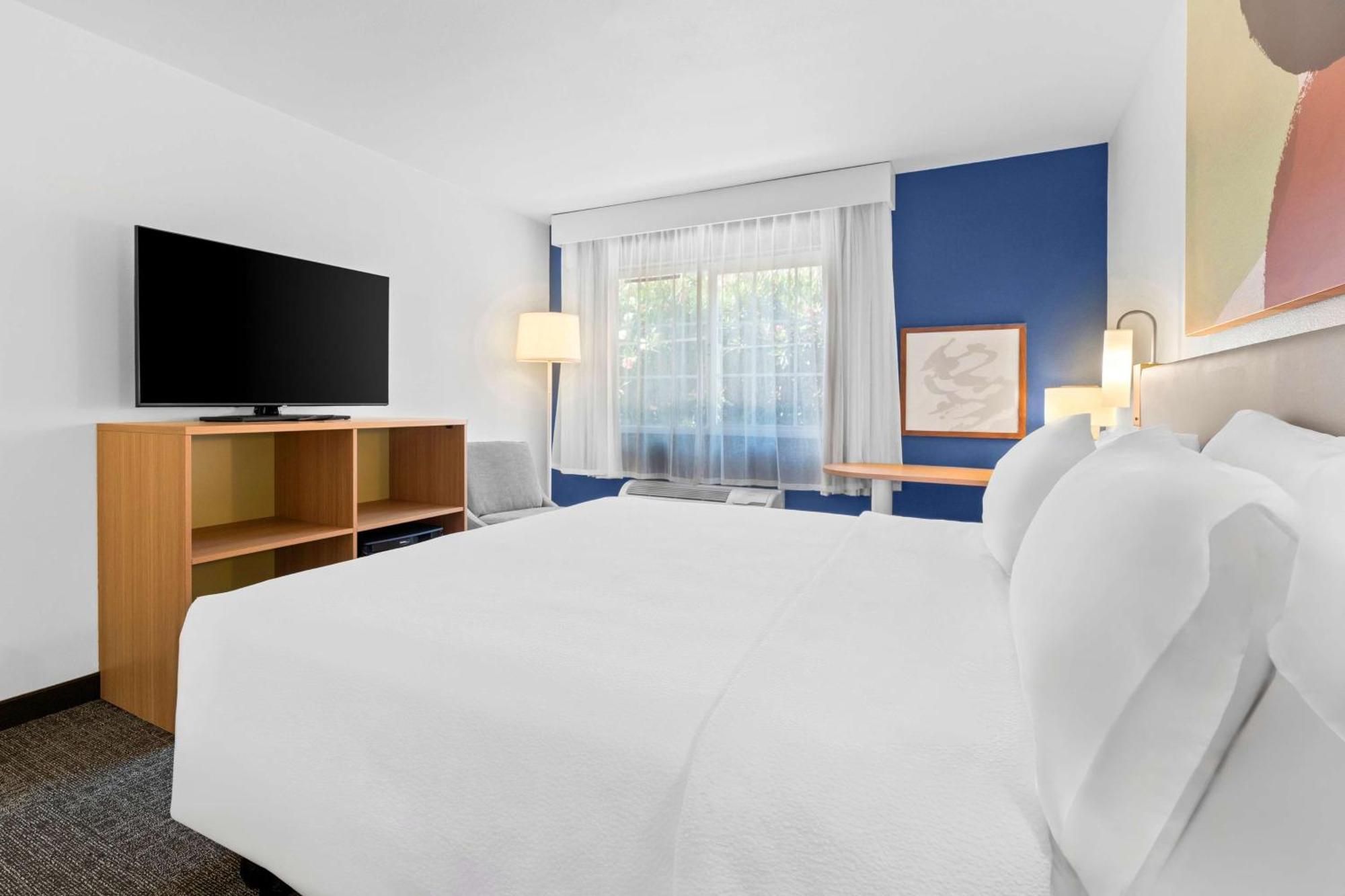 Spark By Hilton Modesto Buitenkant foto