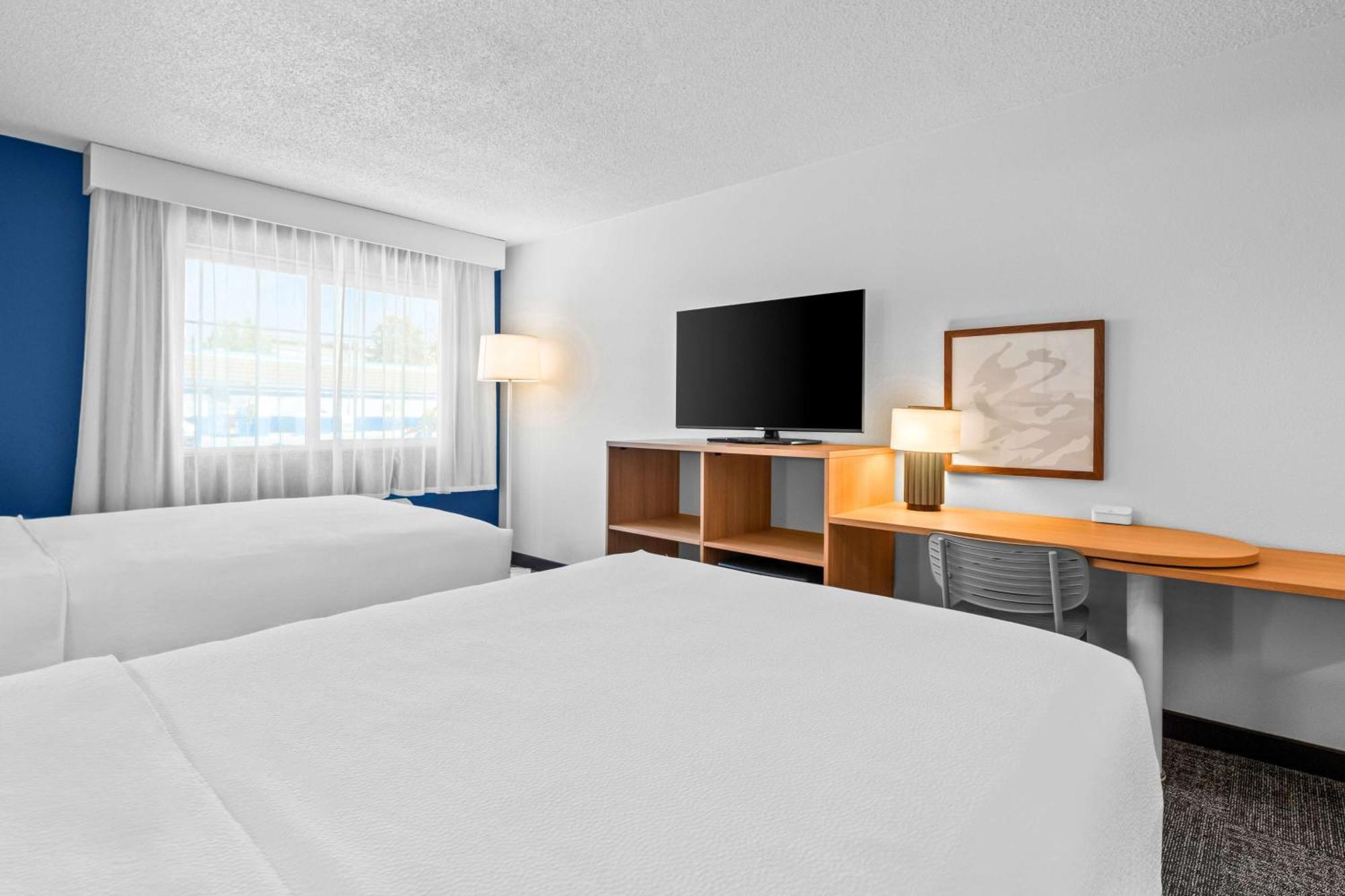 Spark By Hilton Modesto Buitenkant foto